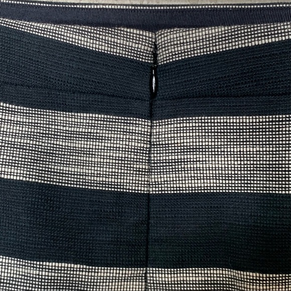 J.Crew The Pencil Skirt Black White Striped Size 4 - Picture 3 of 8